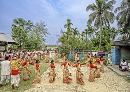 A Husori troupe performs in a village courtyard
