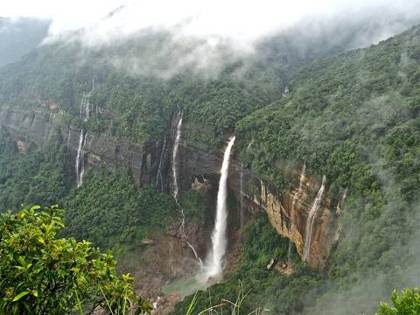 Nohkalikai Falls in the mist