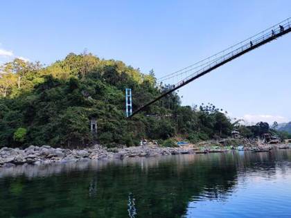 The Dawki suspension bridge from the Umngot