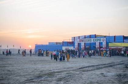 Dusk at the Dwijing festival ground