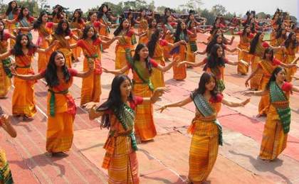 Bodo women dancing
