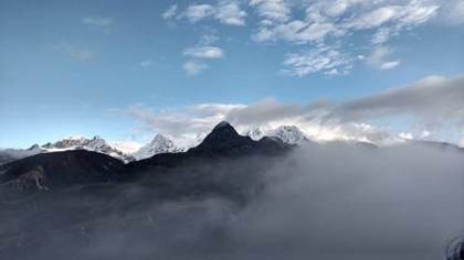 Cloud below the Dzongri ridge