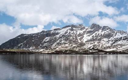 A high lake near Bum La