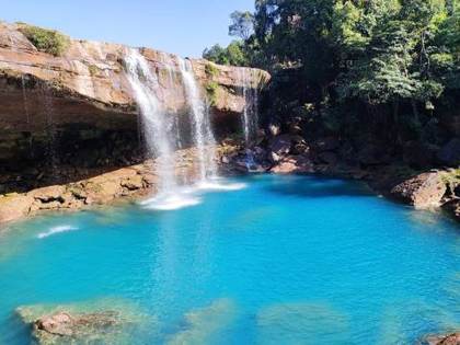 The blue pool at Krang Suri