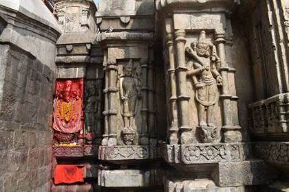 Carved figures on the temple wall