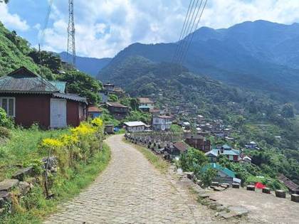 The road into Khonoma
