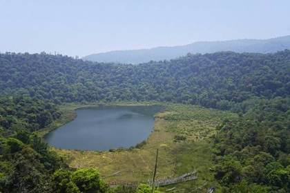 Khecheopalri Lake
