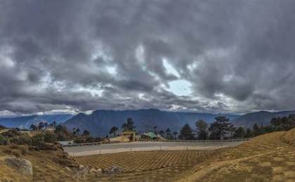 Cloud over the mountains near Sela