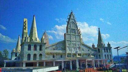 Solomon's Temple under a clear sky