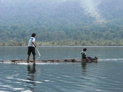 Rafting across Glaw Lake