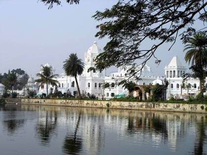 Ujjayanta Palace across the Rajbari lake